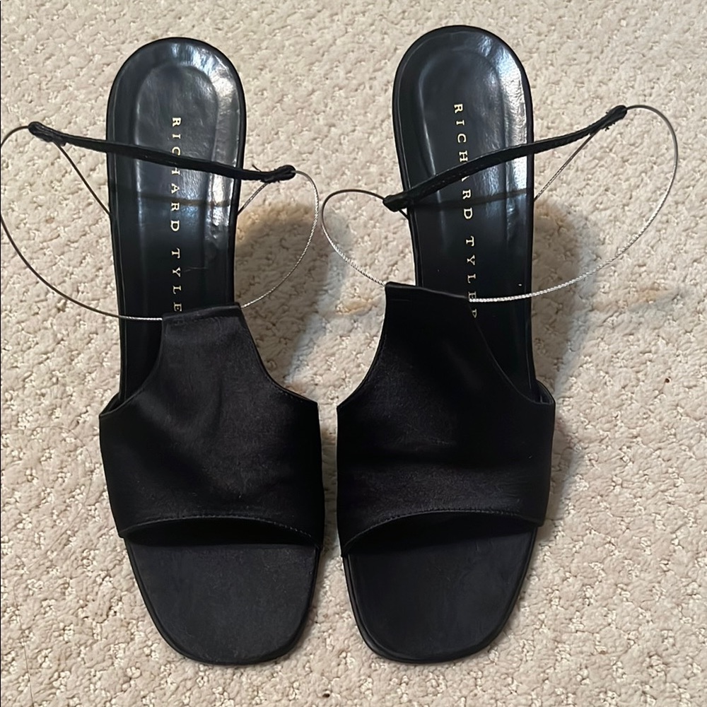 Richard Tyler Black Minimalist Sandals